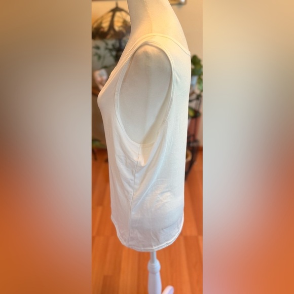 NWOT Women’s White Tank Top Cami Undershirt Wide Strap Summer Medium Stretch 2xl - Picture 3 of 10